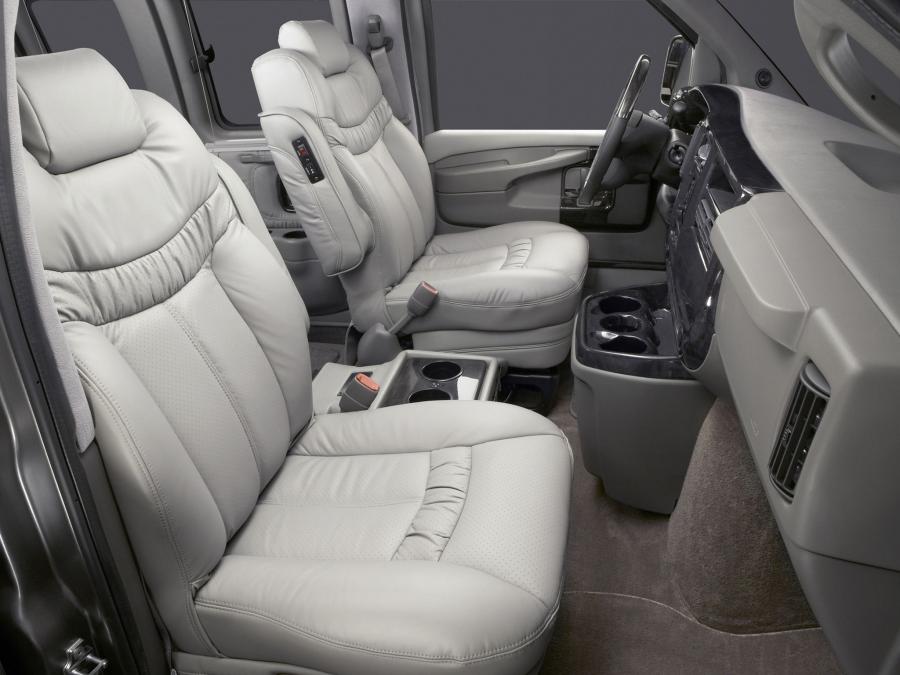  GMC Savana Explorer Limited SE 2006 года  (фото 4 из 4)